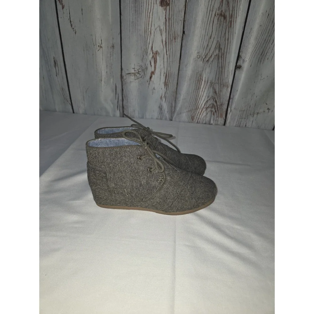 Youth Toms Lace Up Wedge Ankle Booties Gray/Green Sz 3Y Excellent Used Condition